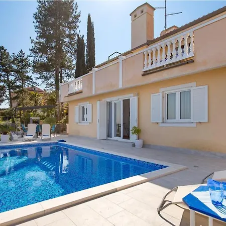Medea Villa